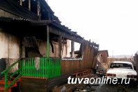 При пожаре в жилом доме в селе Балгазын Тандинского района взорвался газовый баллон. Пострадавших нет.