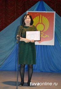В Кызыле лучшим пассажироперевозчикам столицы вручены первые Карты Маршрутов