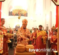 В Туве ночным богослужением в православных храмах встретили Пасху