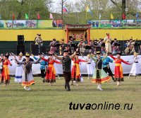 Улуг-Хемский кожуун получил Гран-при I Республиканского конкурса массового тувинского народного танца «Декей-оо»