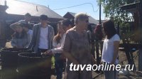 "Добрые сердца Тувы" помогли бабушке убраться в огороде