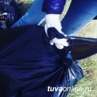 "Добрые сердца Тувы" провели генеральную уборку на озере Дус-Холь