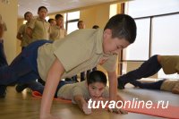 На базе школы-интерната открыт детский лагерь для подготовки к поступлению в Кызылское президентское кадетское училище детей из социально-незащищенных семей