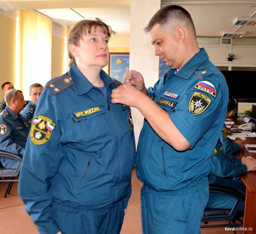 Срок службы в мчс. Старший лейтенант МЧС России.