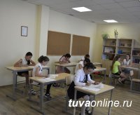 В первую группу девочек-кадет Кызылского президентского кадетского училища подано 220 заявлений