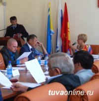 Глава Кызыла Дина Оюн призвала МВД Тувы укрепить кадрово полицию Кызыла и организовать территориальное отделение на Левобережных дачах
