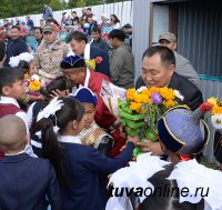 Шолбан Кара-оол призвал взять шефство над молодыми животноводами Тес-Хемского района