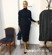 Известная телеведущая Елена Летучая купила пальто у тувинского дизайнера