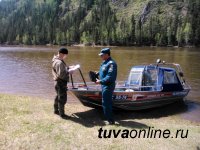 Тува: Андрей Левин - лучший инспектор ГИМС