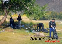 Сотрудники Кадастровой палаты Тувы собрали на берегу Енисея 40 мешков мусора