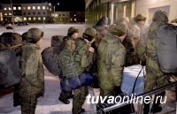Горные стрелки на "Тиграх" совершают марш по Сибири в новый военный городок в Туве