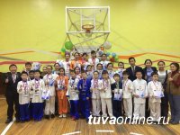 В Кызыле новогодний турнир по ушу собрал более 150 спортсменов