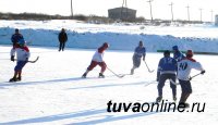 В Чадане состоялся турнир по хоккею с мячом среди ветеранов