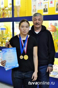 Олча Монгуш завоевала золото на Чемпионате России по кикбоксингу среди студентов вузов