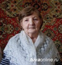 Антонина Фролова. Белый снег красный