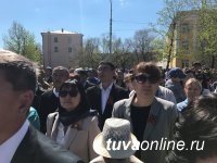 В Туве впервые в дни празднования Победы к мемориалу павшим возложен венок от Генерального консульства Монголии