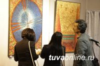 В Кызыле открылась выставка работ известного художника Шоя Чурука