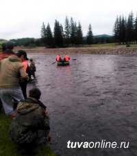 В Туве спасатели обеспечили безопасность на соревнованиях по скоростному сплаву по реке Элегест