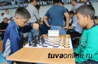 В МВД Тувы состоялся шахматно-шашечный фестиваль, приуроченный ко Дню семьи, любви и верности