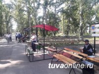 Кызыл: Скамейки и урны местного производства восстребованы в проекте "Городская среда"