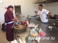 Начались трансляции приготовления блюд участниками Международного фестиваля баранины