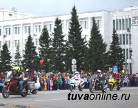 Более 2700 кызылчан приняли участие в Праздничном костюмированном шествии ко Дню города