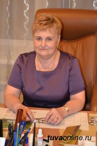 Заведующей «Московским» детским садом Ларисе Феденковой присвоено звание «Заслуженный работник города Кызыла»