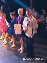 В Кызыле прошел турнир по танцевальному спорту "Осенний дебют-2017"