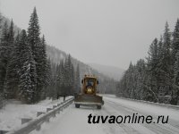  В Красноярском крае 6 дорожных машин ликвидируют последствия снегопада на 10-километровом участке трассы М-54