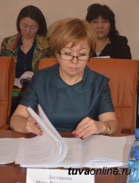 Депутатский корпус города Кызыла пополнила врач Мира Дегтярева