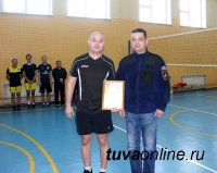 Подразделения МЧС Тувы соревновались в волейболе