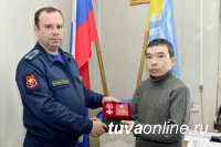 Учитель-психолог школы № 3 Кызыла Айдыс Салчак награжден Орденом Мужества
