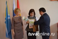 Предпринимателю Надежде Аржаковой присвоено звание «Заслуженный работник города Кызыла»
