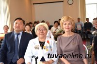 Предпринимателю Надежде Аржаковой присвоено звание «Заслуженный работник города Кызыла»