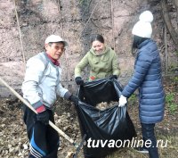 Кызыл: 70 кубометров мусора было убрано с улицы Хомушку Чургуй-оола накануне юбилея героя-танкиста