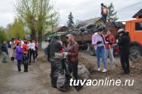 Кызыл: 70 кубометров мусора было убрано с улицы Хомушку Чургуй-оола накануне юбилея героя-танкиста