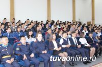 Лучшие знатоки Конституции Тувы работают в Чеди-Хольском и Кызылском районных судах