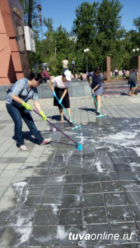 В продолжающемся месячнике по санитарной очистке активно участвуют предприятия Кызыла