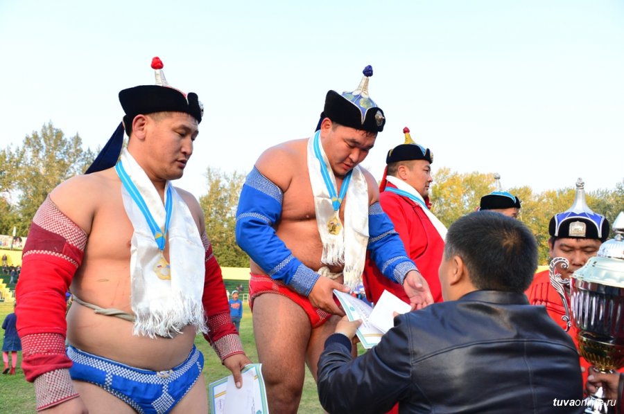 Хуреш Наадым 2016