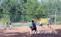 В Кызыле состоялась товарищеская встреча полицейских и абитуриентов по мини-футболу