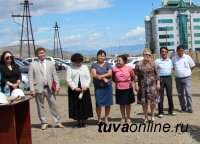 Глава Кызыла Дина Оюн приняла участие в закладке первого камня в строительство нового здания Кызылского горсуда