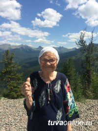 В Туву прибыла известная путешественница, 91-летняя Баба Лена