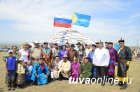 Местечко Тос-Булак традиционно стало центром праздника животноводов "Наадым-2018"