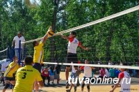 В Чемпионате по волейболу на призы Главы Тувы в споре мужских команд победили дзунхемчикские волейболисты