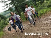 "Добрые сердца Тувы" очистили пять километров тайги от мусора