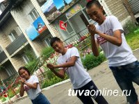 "Добрые сердца Тувы" провели танцевальную зарядку для постояльцев Дома ветеранов