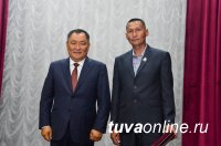 Глава Тувы вручил шахтерам государственные награды