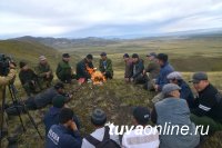 К 120-летию легендарного тувинского мастера-камнереза Черзи Монгуша К 120-летию легендарного тувинского мастера-камнереза Черзи Монгуша