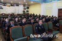 Главный кадровик полиции Тувы встретился с выпускниками профильных вузов