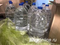 Полиция Тувы пресекла вывоз в село Нарын 50 литров нелегального спирта